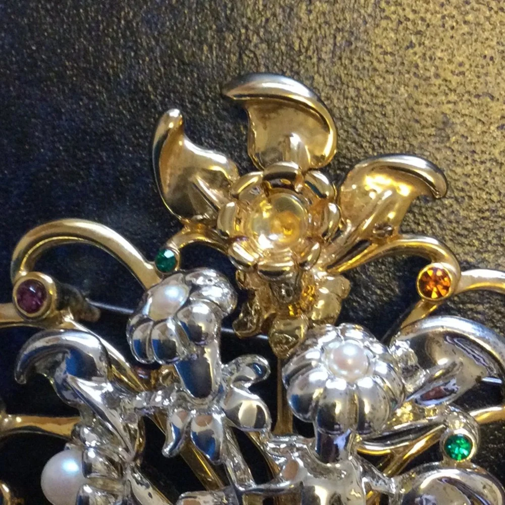 Bouquet brooch ** 3 for $15 - Picture 2 of 5